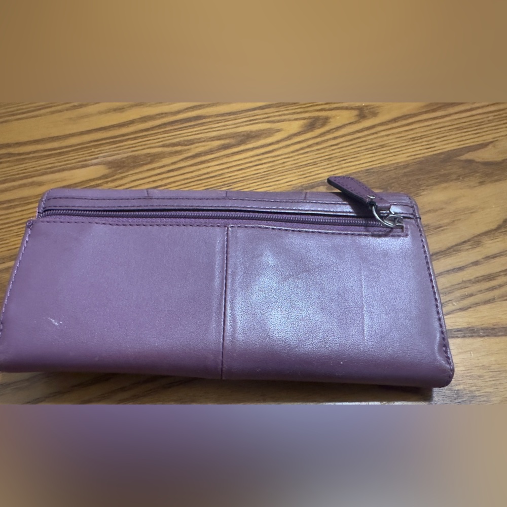 Coach Lavender Leather Wallet with brown Buckle PLEASE SEE ALL PICS FOR FLOWS. - Picture 6 of 10